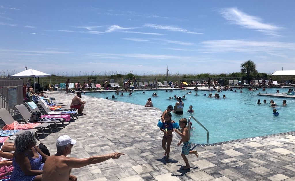 Hilton-Head-Island-Beach-and-Tennis-Resort-Pool-Islands-Largest